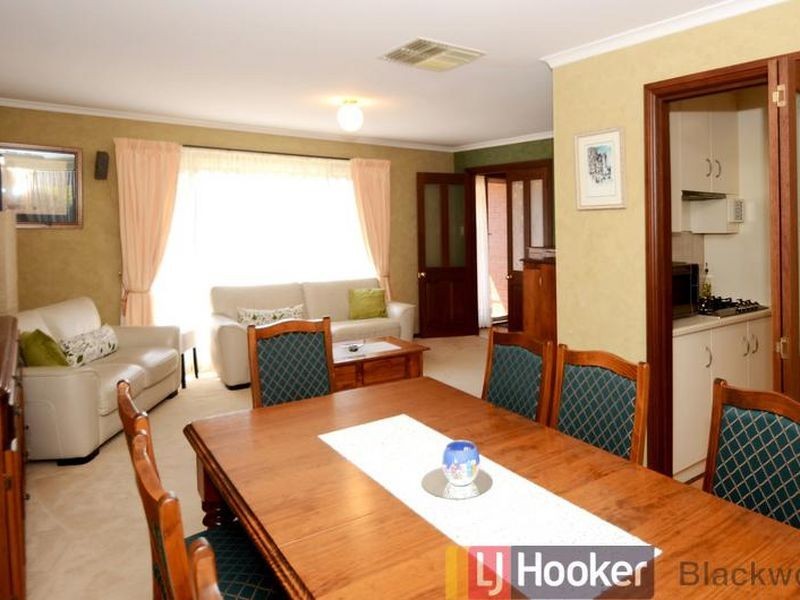 27 Maple Avenue, Aberfoyle Park SA 5159