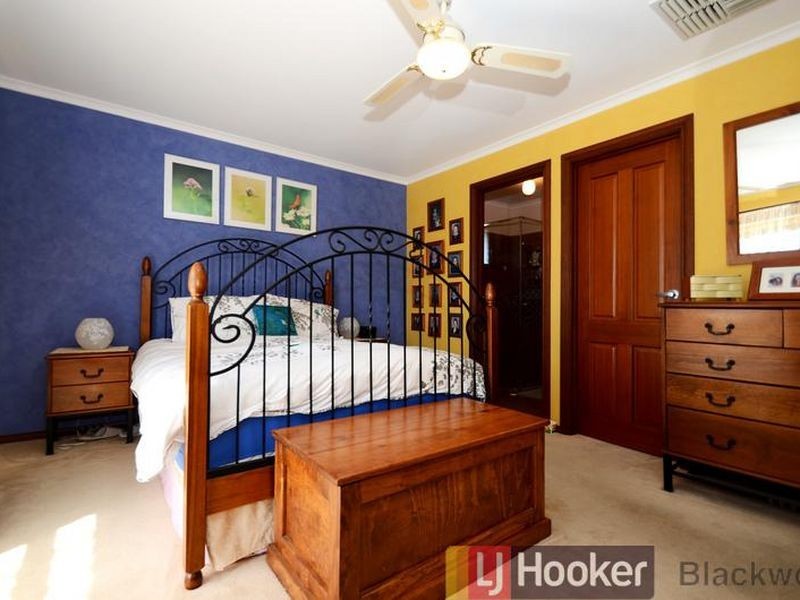 27 Maple Avenue, Aberfoyle Park SA 5159
