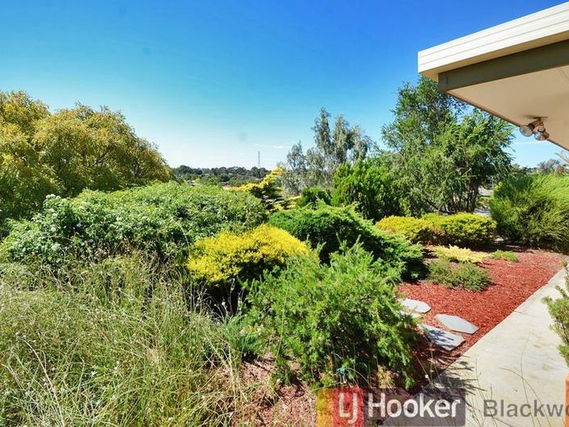 27 Maple Avenue, Aberfoyle Park SA 5159