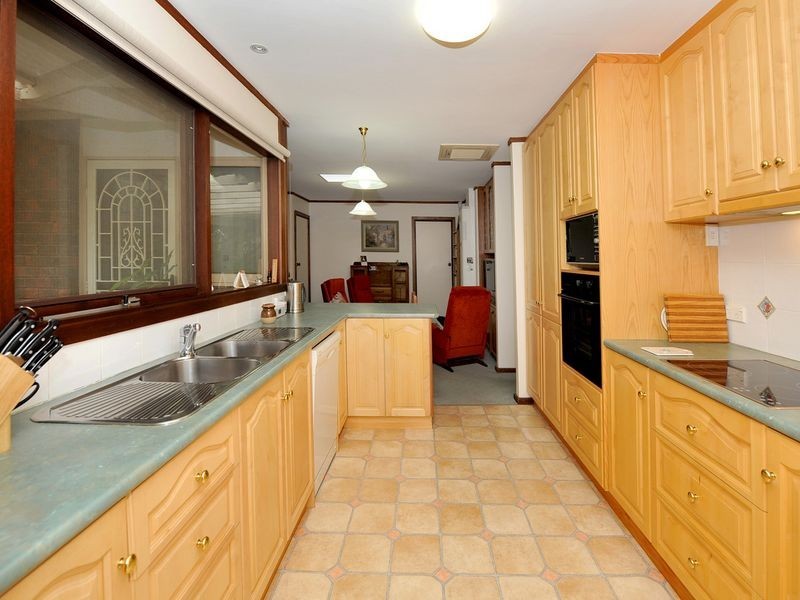 121 Ridgway Drive, Flagstaff Hill SA 5159