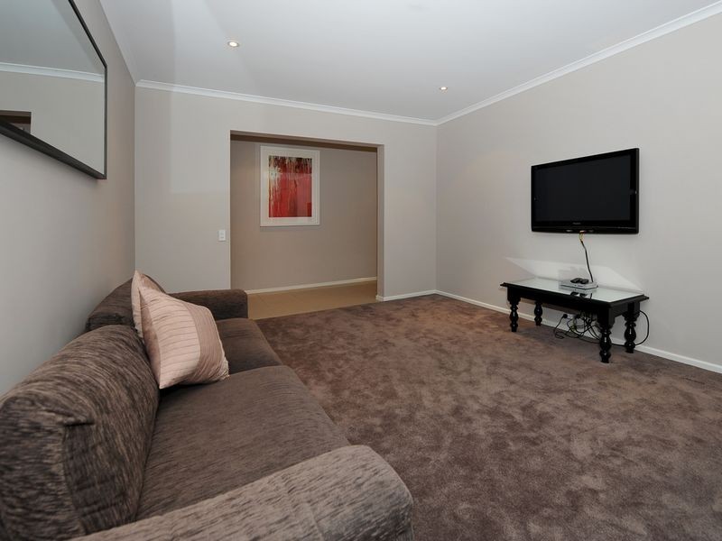 24 Daveys Road, Flagstaff Hill SA 5159