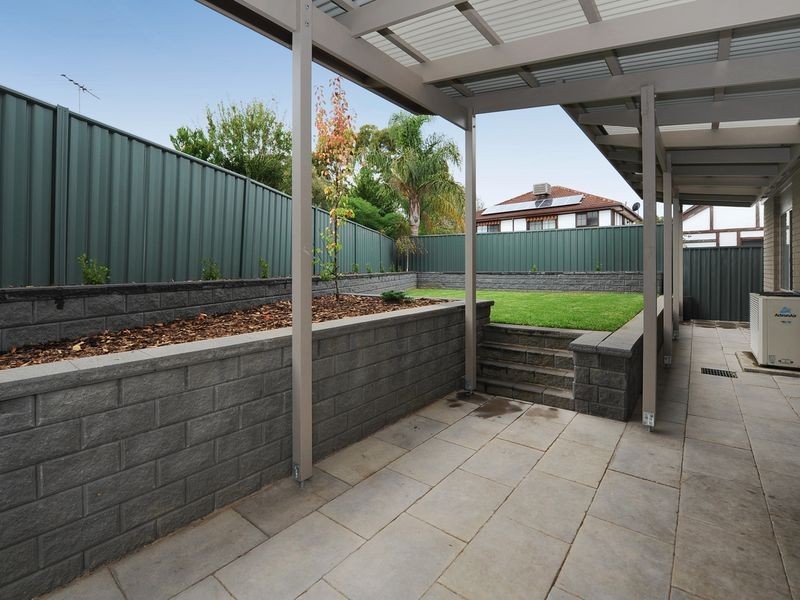 24 Daveys Road, Flagstaff Hill SA 5159