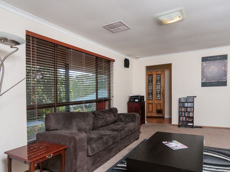 5 Radiata Place, Aberfoyle Park SA 5159