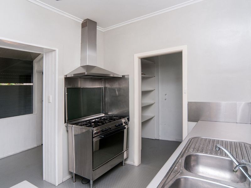 4 Deepdene Avenue, Bellevue Heights SA 5050