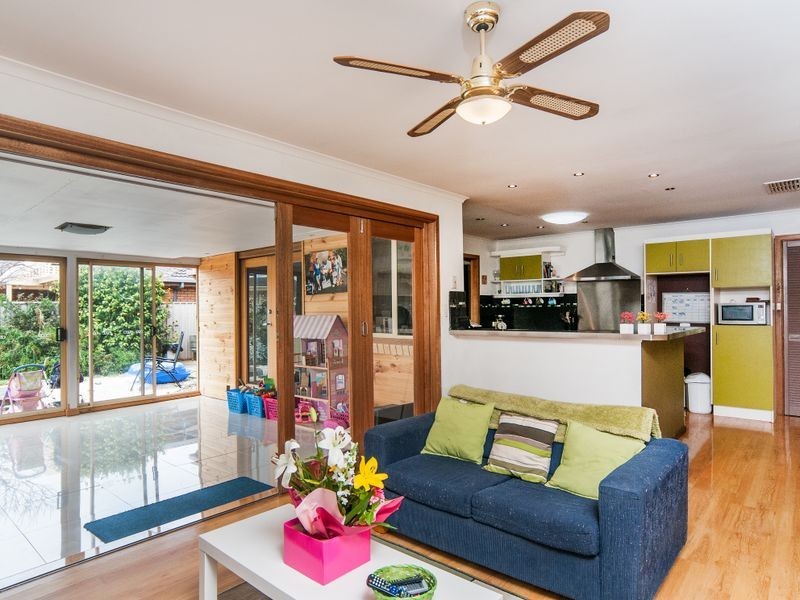 11 Livermead Way, Moana SA 5169