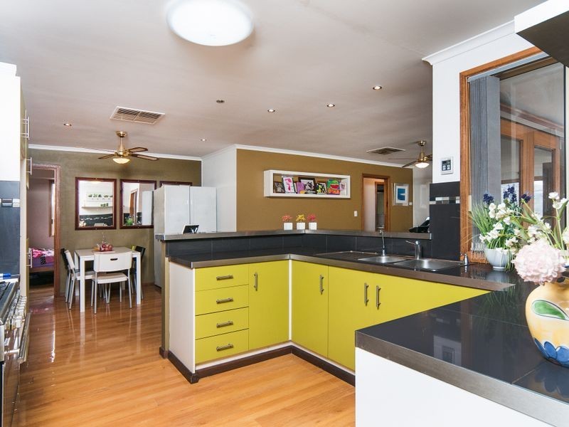 11 Livermead Way, Moana SA 5169