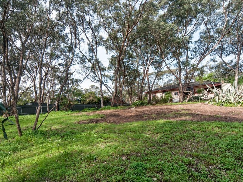 9 Hill Road, Eden Hills SA 5050