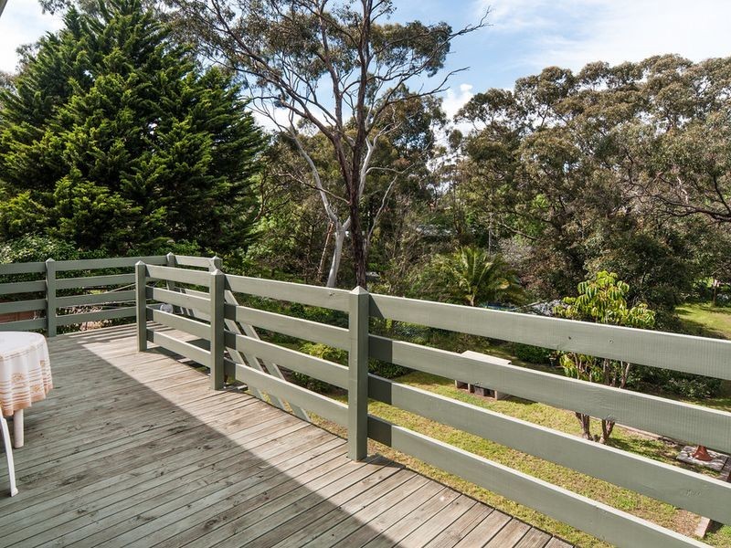 15 Parham Road, Eden Hills SA 5050