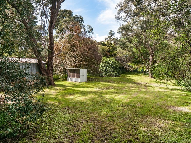 15 Parham Road, Eden Hills SA 5050