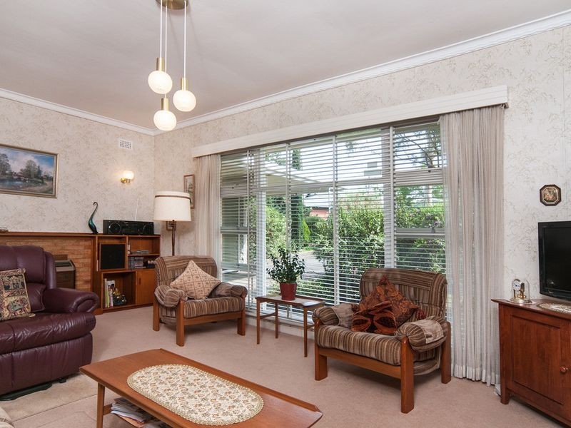 15 Parham Road, Eden Hills SA 5050