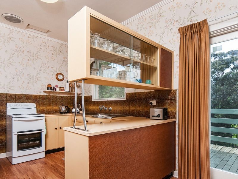 15 Parham Road, Eden Hills SA 5050