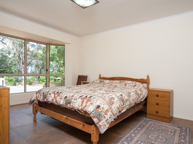 8 Yalanda Street, Eden Hills SA 5050