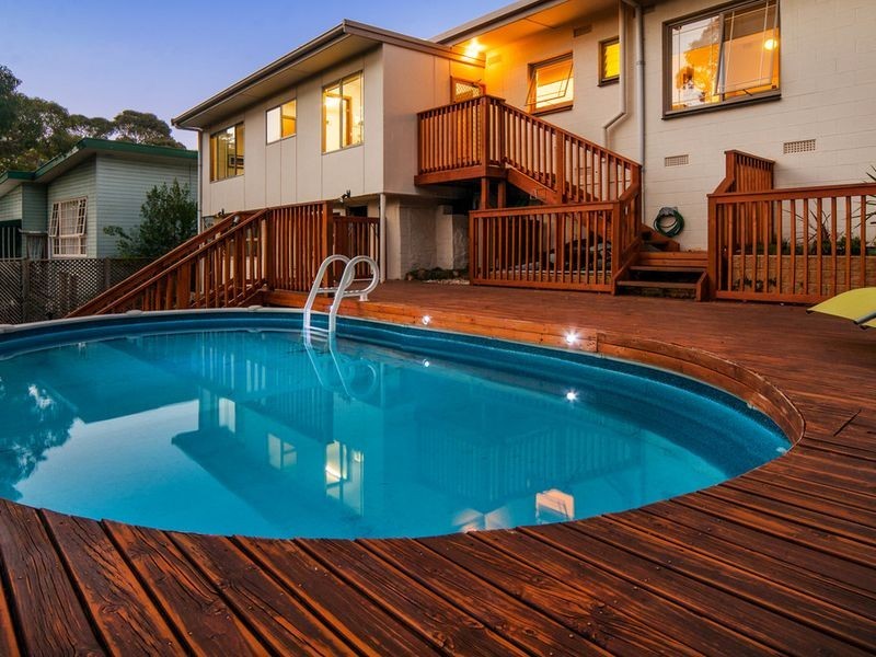 17 Mountain Road, Eden Hills SA 5050