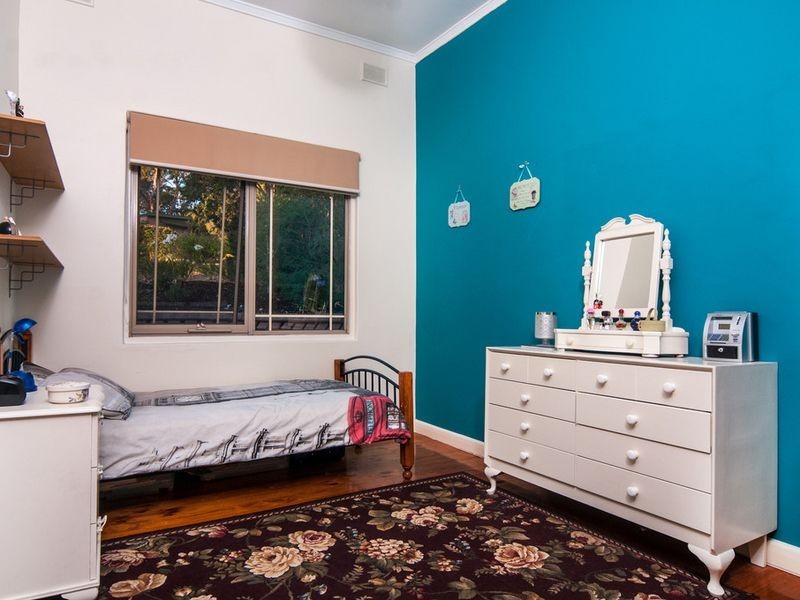 17 Mountain Road, Eden Hills SA 5050