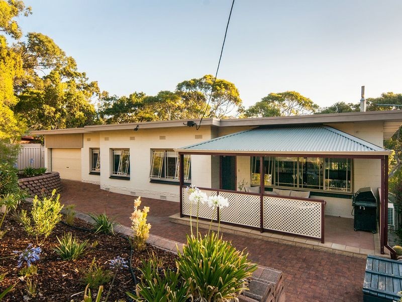 17 Mountain Road, Eden Hills SA 5050