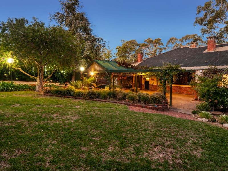 4 Sandford Avenue, Blackwood SA 5051