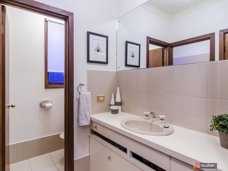 15 Gwendoline Ct, Coromandel Valley SA 5051