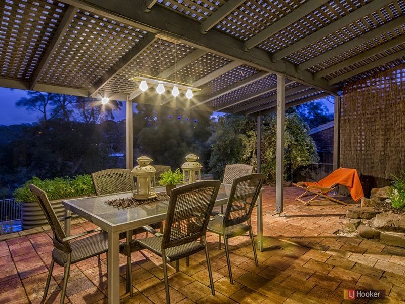 15 Gwendoline Ct, Coromandel Valley SA 5051