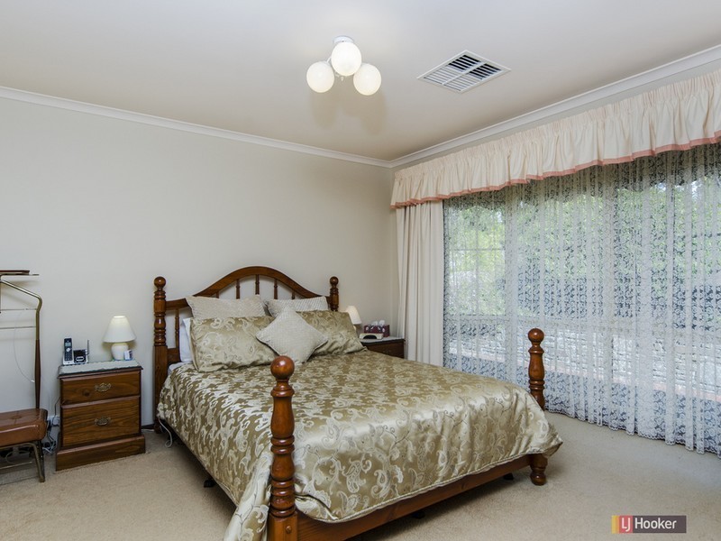 9 Crossdale Drive, Aberfoyle Park SA 5159