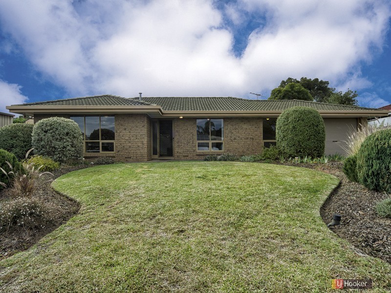 11 Paragon Ave, Aberfoyle Park SA 5159