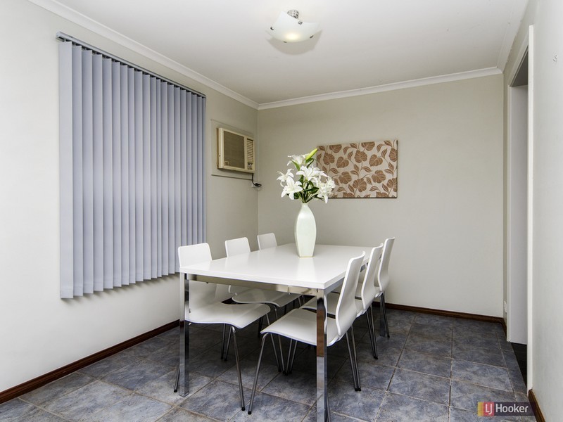 11 Paragon Ave, Aberfoyle Park SA 5159