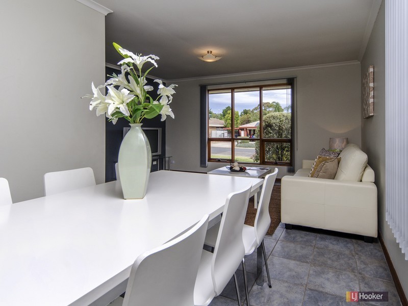 11 Paragon Ave, Aberfoyle Park SA 5159