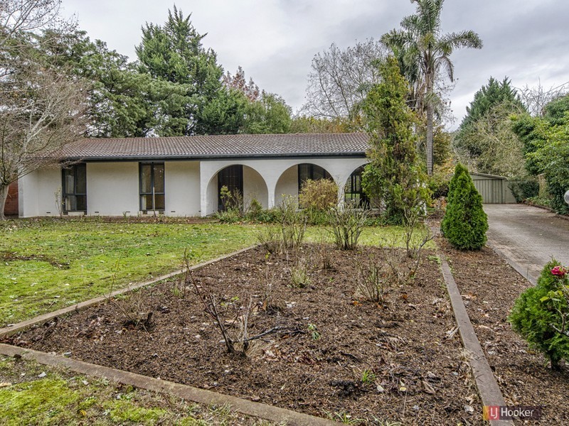 11 Tregarthen Road, Summertown SA 5141