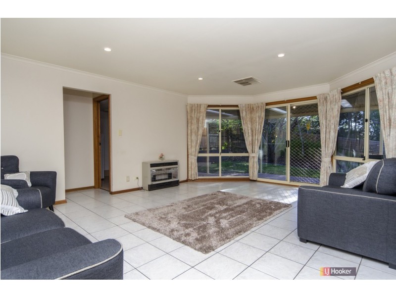 10 Petrel Court, Flagstaff Hill SA 5159
