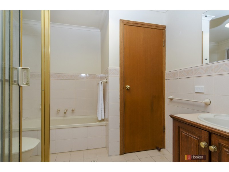 10 Petrel Court, Flagstaff Hill SA 5159
