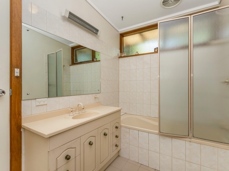 30 Huntingdon Drive, Glenalta SA 5052