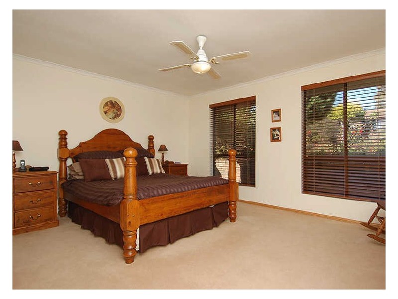 10 Leah Street, Aberfoyle Park SA 5159