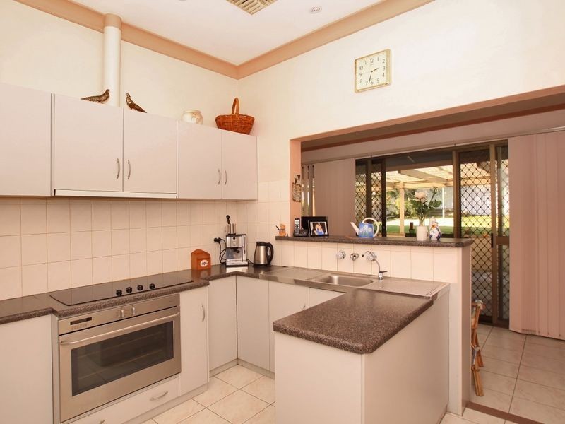 8 Dale Road, Eden Hills SA 5050