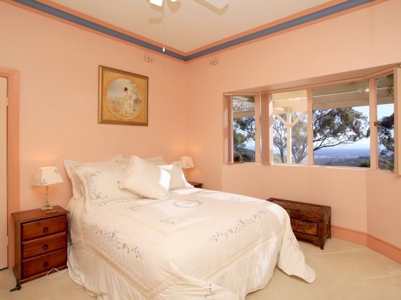 8 Dale Road, Eden Hills SA 5050