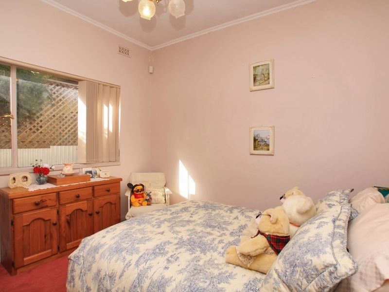 8 Dale Road, Eden Hills SA 5050