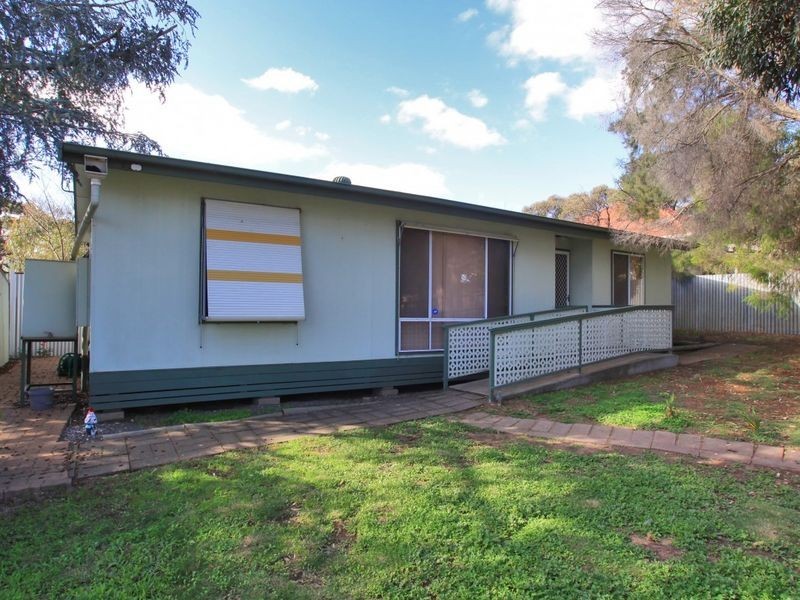 8 Dale Road, Eden Hills SA 5050