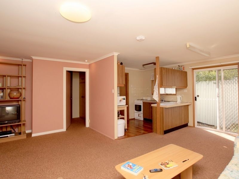 8 Dale Road, Eden Hills SA 5050