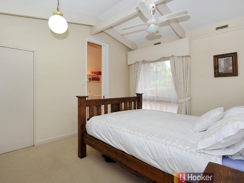 12 Yurilla Drive, Bellevue Heights SA 5050