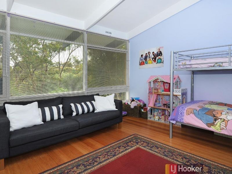 12 Yurilla Drive, Bellevue Heights SA 5050