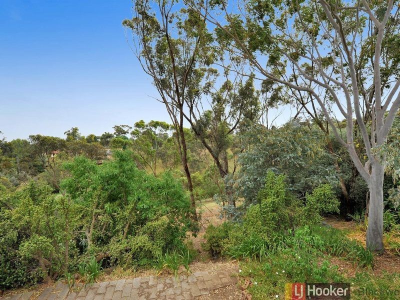 12 Yurilla Drive, Bellevue Heights SA 5050