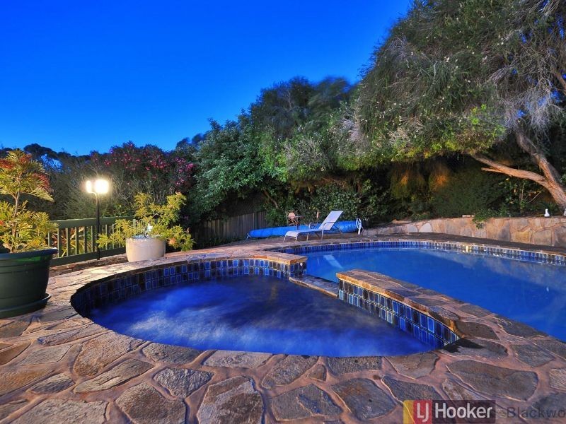 32 The Boulevard, Bellevue Heights SA 5050