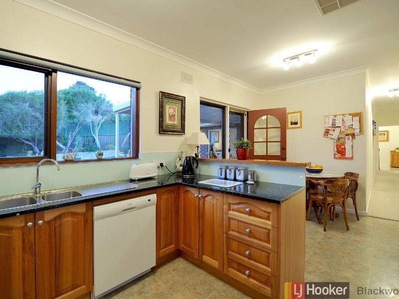32 The Boulevard, Bellevue Heights SA 5050