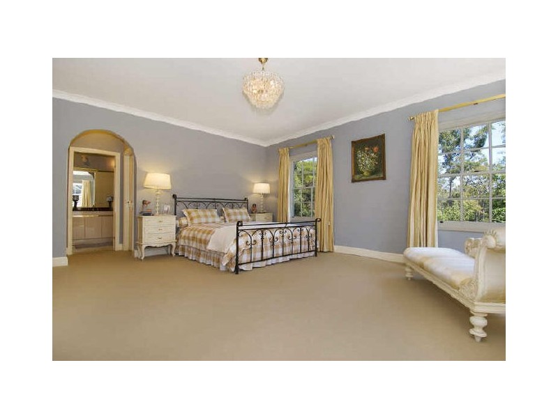 14 St Andrews Drive, Pymble NSW 2073