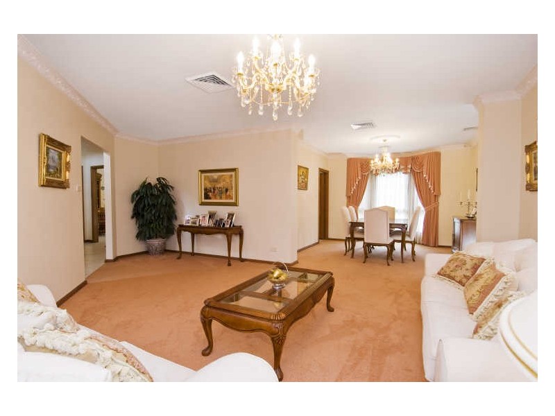 2 Ku-ring-gai Avenue, Turramurra NSW 2074