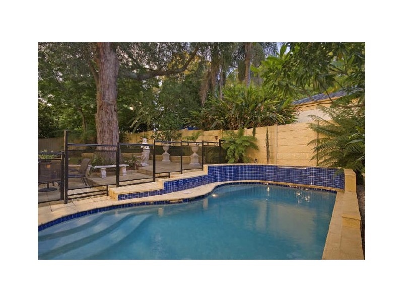 2 Penrhyn Avenue, Pymble NSW 2073