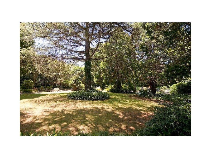 1 Pibrac Avenue, Warrawee NSW 2074