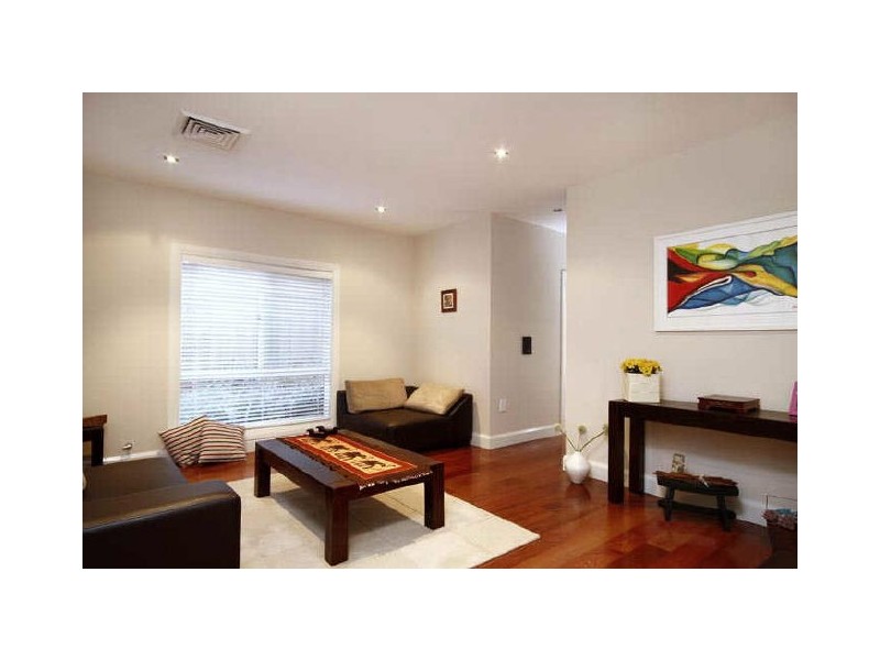 18 Kanoona Avenue, St Ives NSW 2075