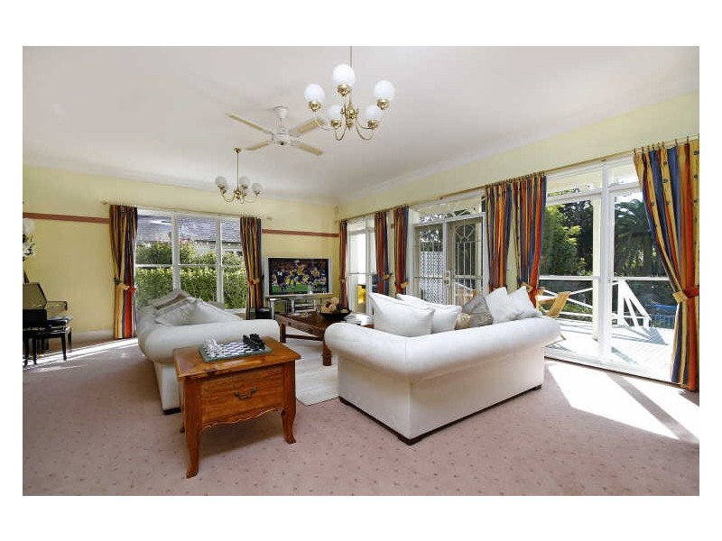 1 Bareena Avenue, Wahroonga NSW 2076