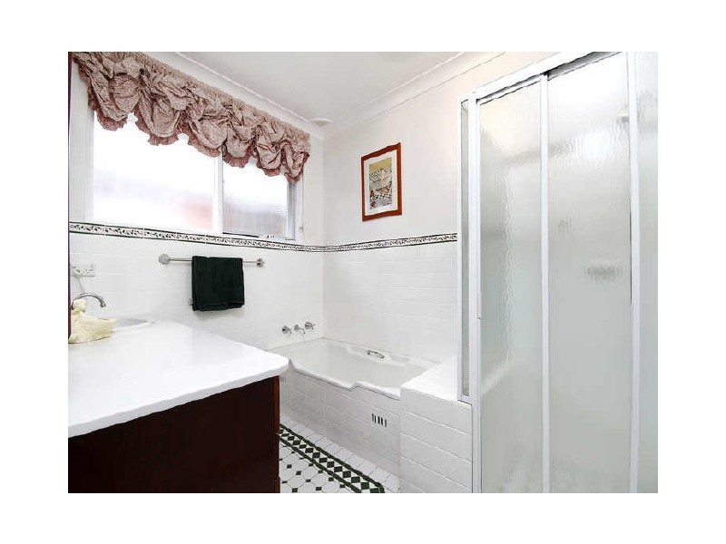 27 Andrew Avenue, West Pymble NSW 2073