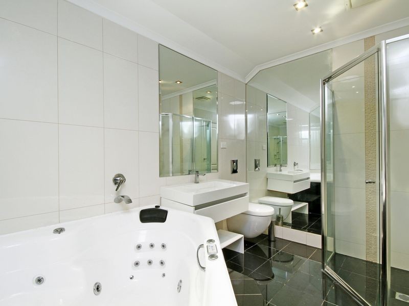 32 Tennyson Avenue, Turramurra NSW 2074