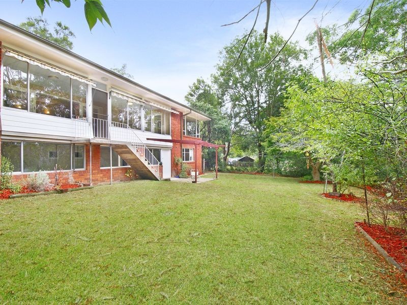 97 Beechworth Rd, Pymble NSW 2073